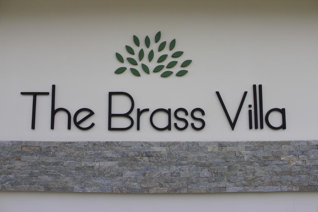 The Brass Villa Garden Resort Szatahip Kültér fotó